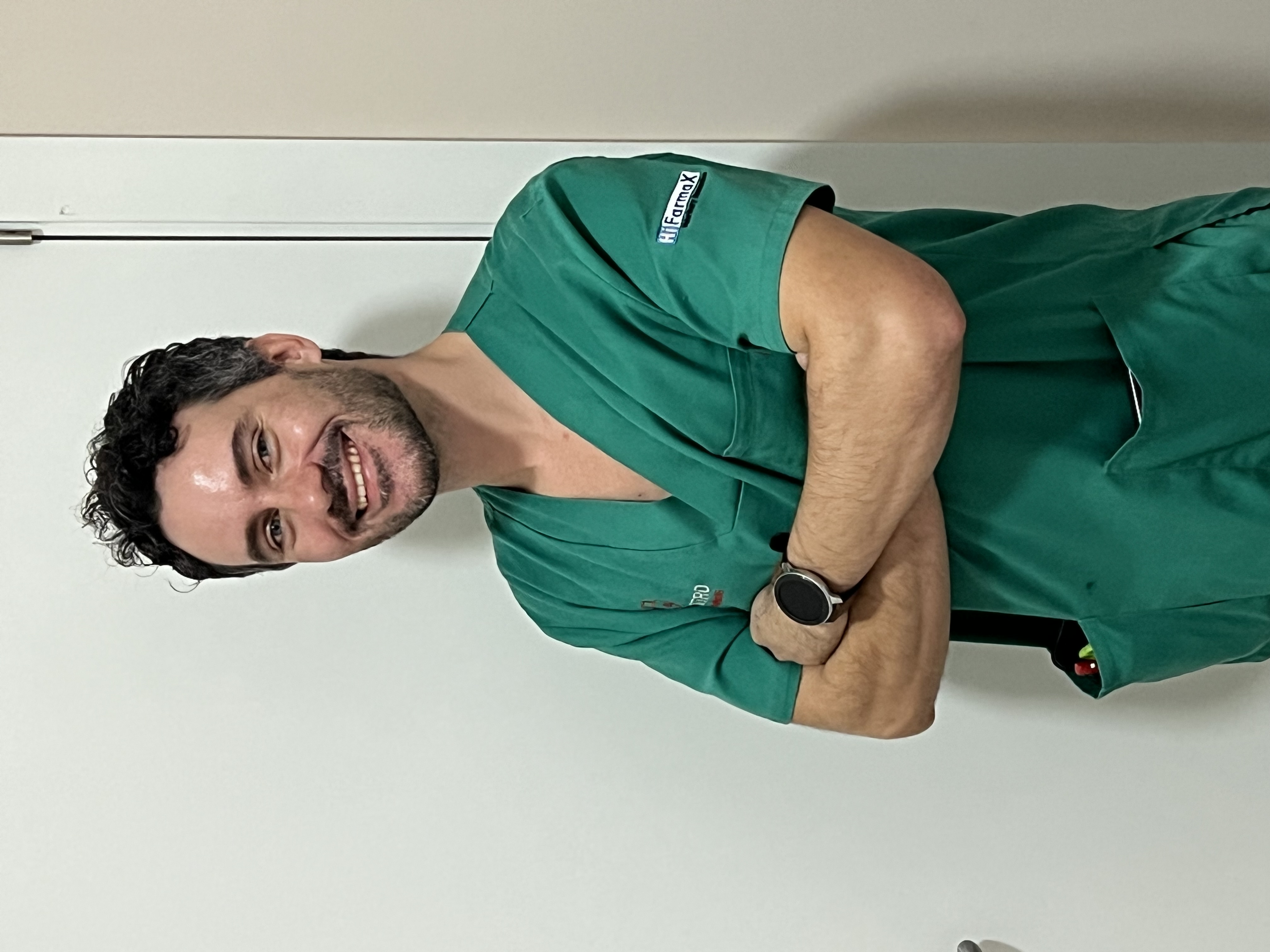 Dr. Levi Gonçalves